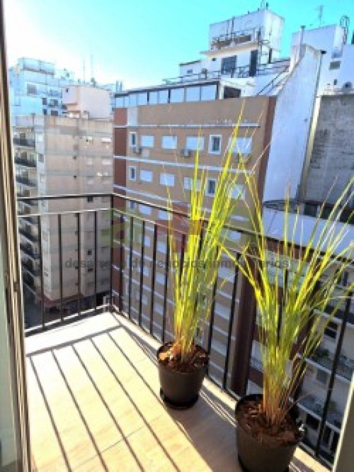 VENTA DEPTO 3 AMBIENTES A LA CALLE CON BALCON