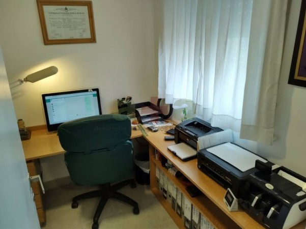 DEPARTAMENTO 4 AMBIENTES CON DEPENDNCIA DE SERVICIO Y COCHERA