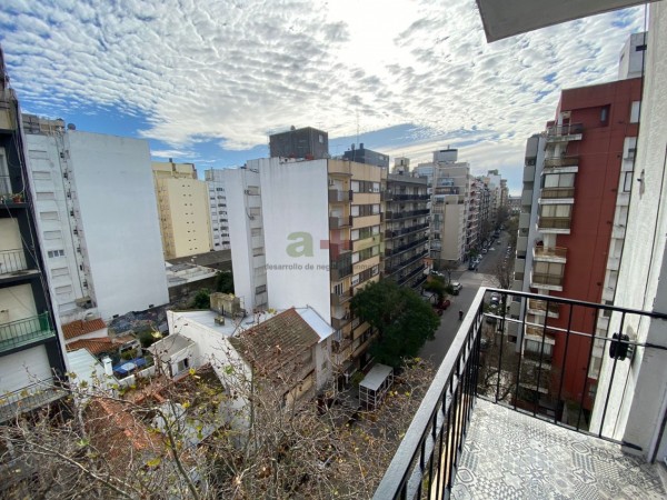 DEPARTAMENTO DOS AMBIENTES CON BALCON A LA CALLE