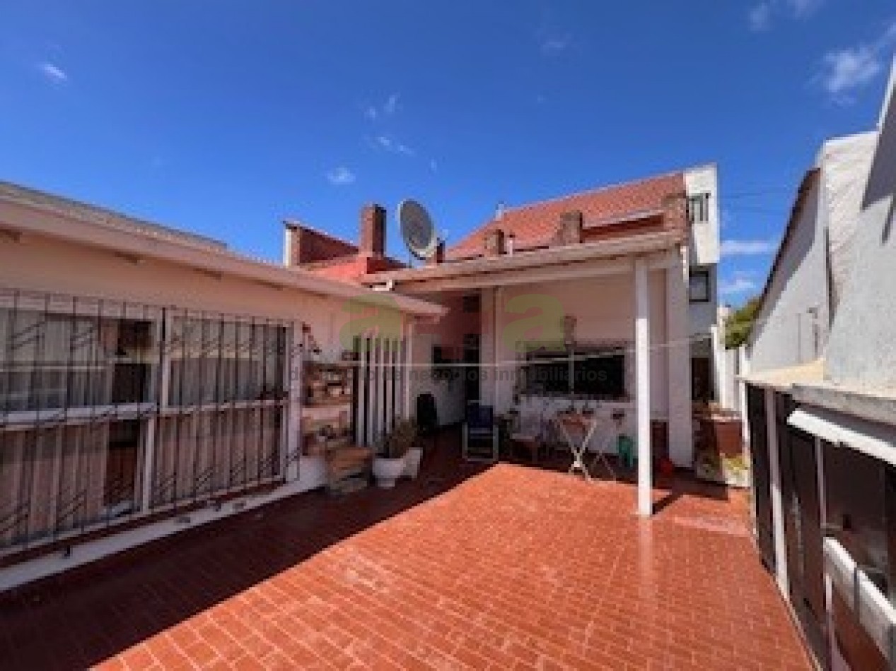 EXCELENTE CHALET A LA VENTA 