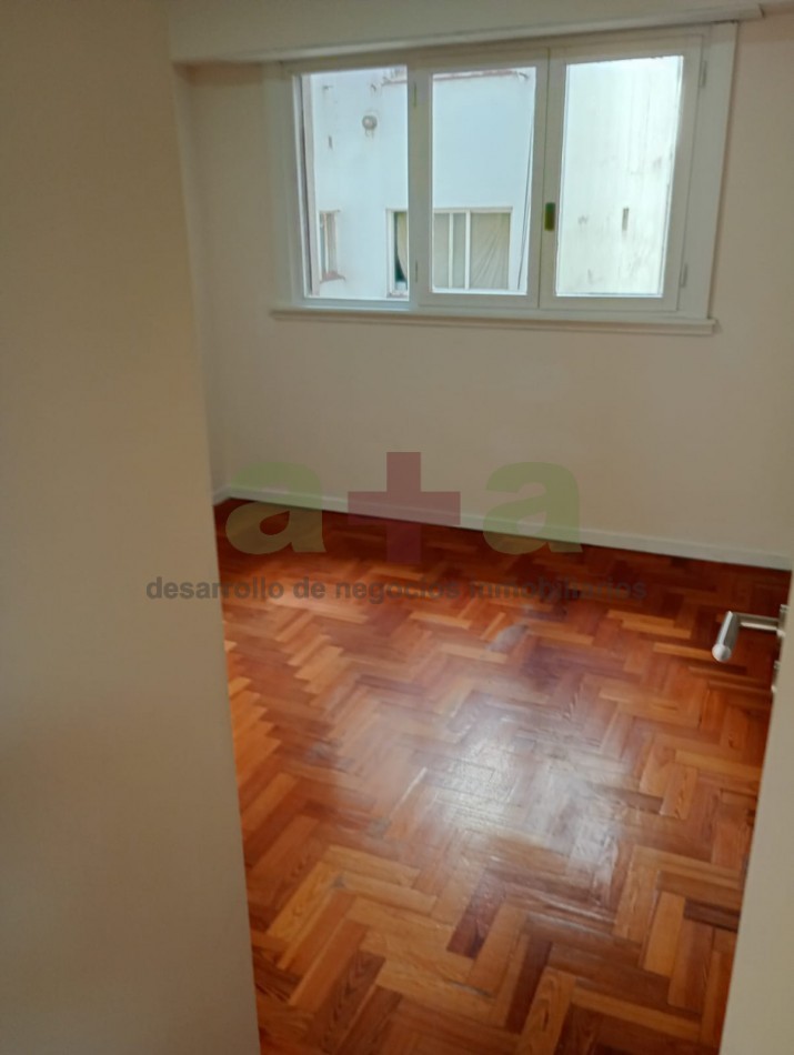 DOS AMBIENTES CON DEP. SERVICIO Y BALCON A LA CALLE