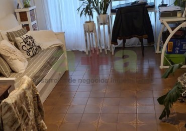 DEPARTAMENTO DOS AMBIENTES CON COCHERA